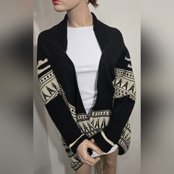 Women's Maxsport Open-Front Black and Cream Patterned Sweater NEW WITH TAGS - Picture 5 of 8